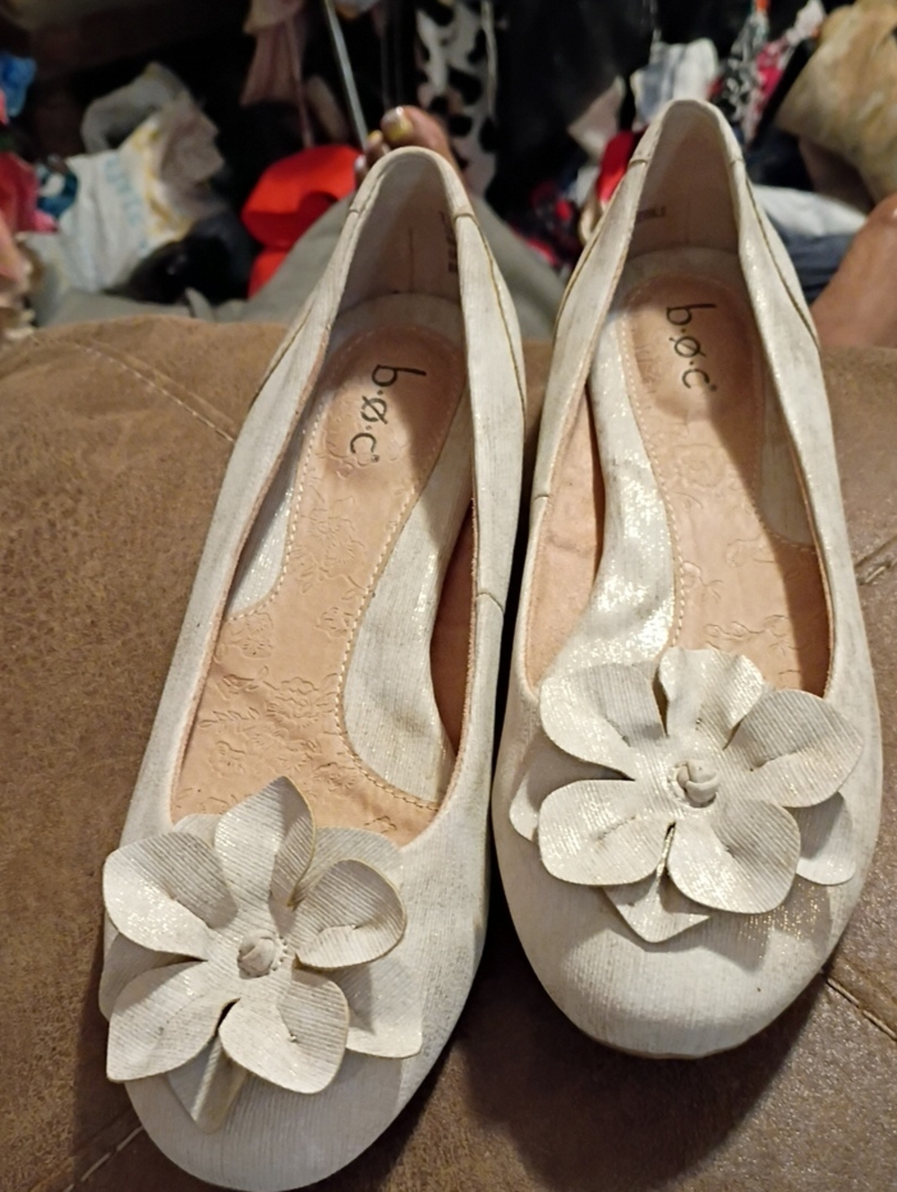b.o.c. Women's Cream Flower Ballet Flats